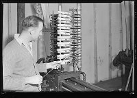 Lewis Hine: making glass wool Lewis Hine: making glass wool