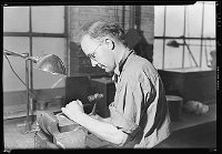 Lewis Hine: glass bottle mould letterer Lewis Hine: glass bottle mould letterer