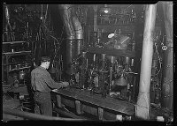 Lewis Hine: I. S. automatic blowing machine Lewis Hine: I. S. automatic blowing machine