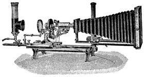 Universal photomicrographic apparatus