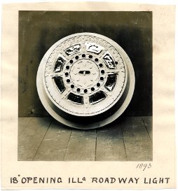 Hayward Brothers 18" opening roadway light
